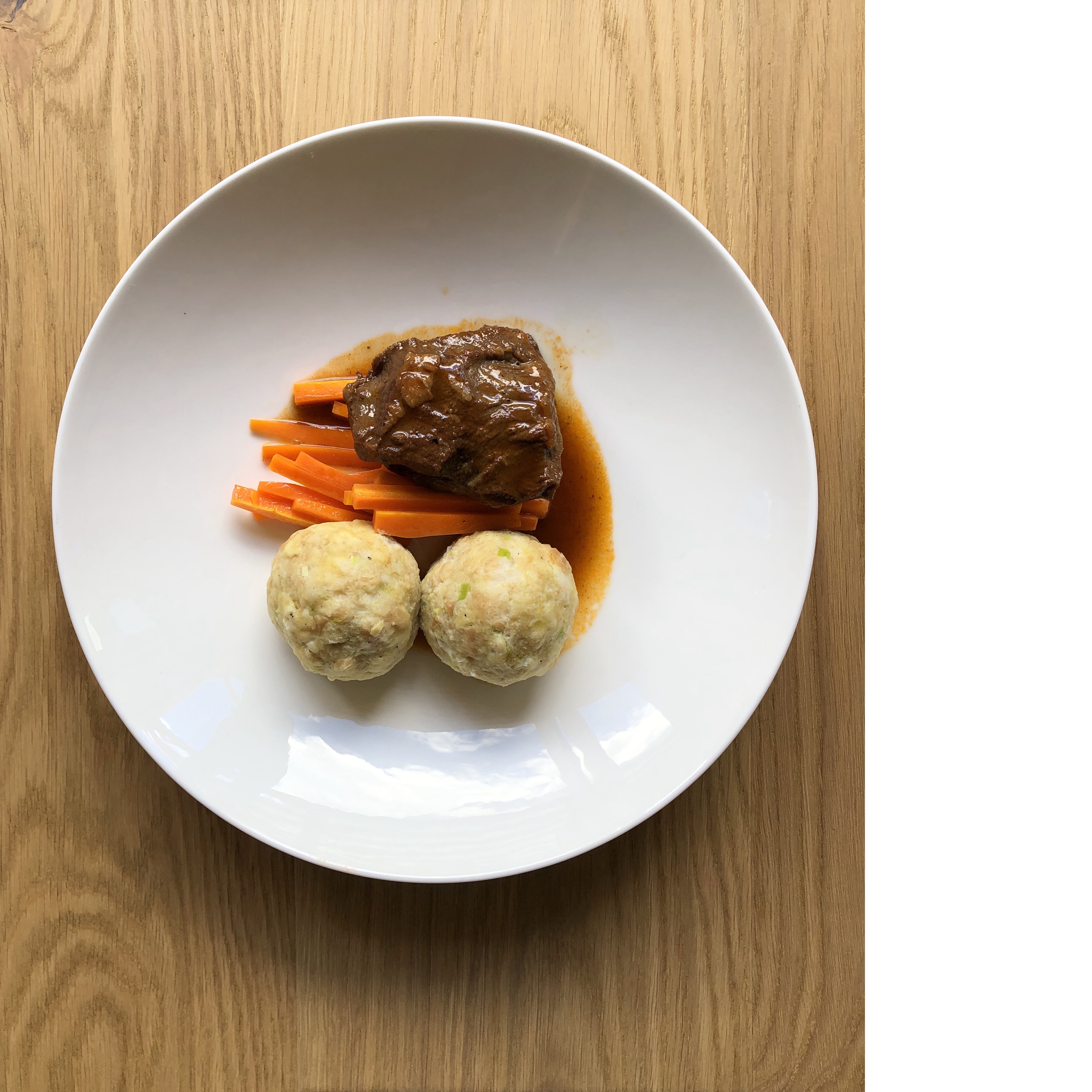 Veal cheek braised / Bread dumplings / Carrots